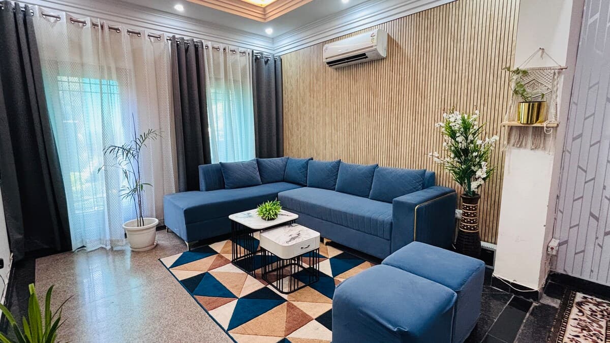 (Cook complementary)2Bhk apartment !Near Medanta